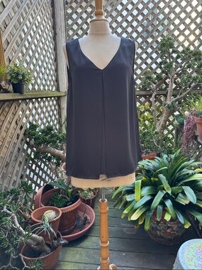 H&M Sleeveless V-Neck top in Black.  Size 12. Inverted front pleat. NWT